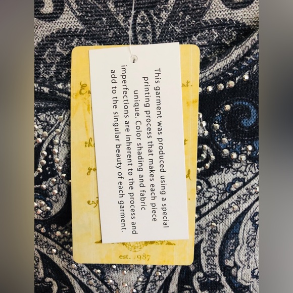 ENERGE World Wear Embellished Top XL - Picture 6 of 11